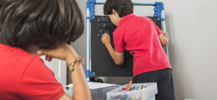 preschoolers-study-writing-blackboard